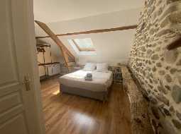 Superb Bearnaise Property and Maison d'Hotes in the rolling foothills of the Pyrenees. 